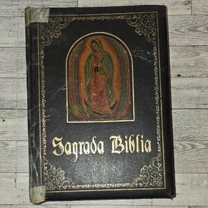 Sagrada Biblia with Virgin Mary Cover
